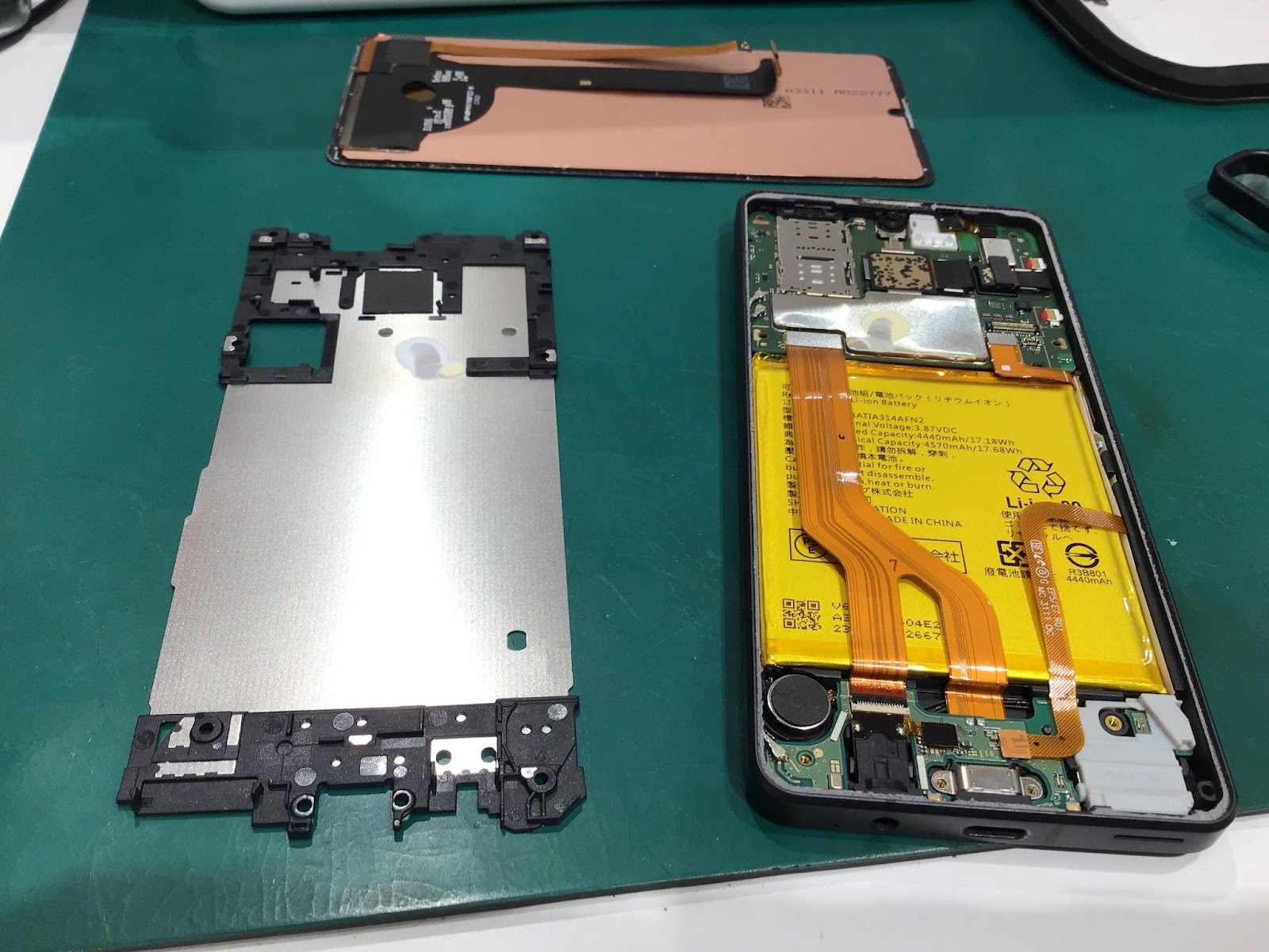 AQUOS Sense7のバッテリー交換ならスマホ修理工房丸井錦糸町店へ！